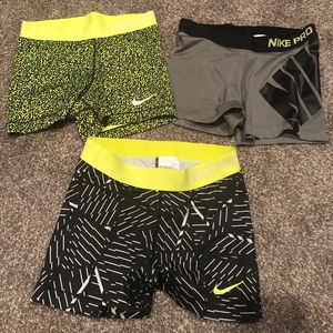 Nike compression shorts size medium